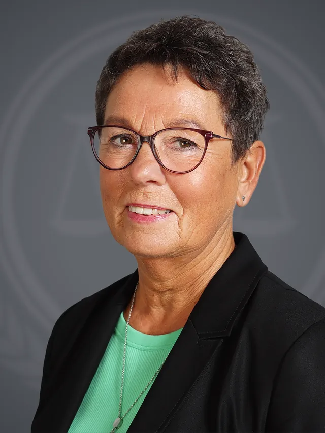 Silke Paulsen, Sekretariat